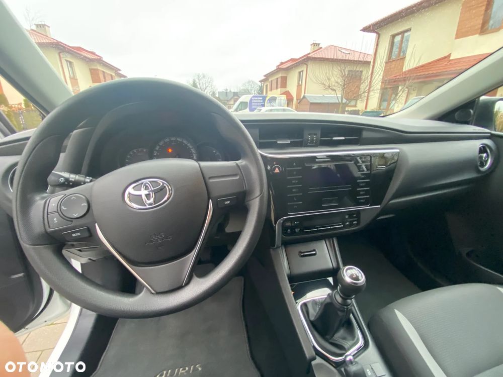 Toyota Auris 1.33 VVT-i Active - 19