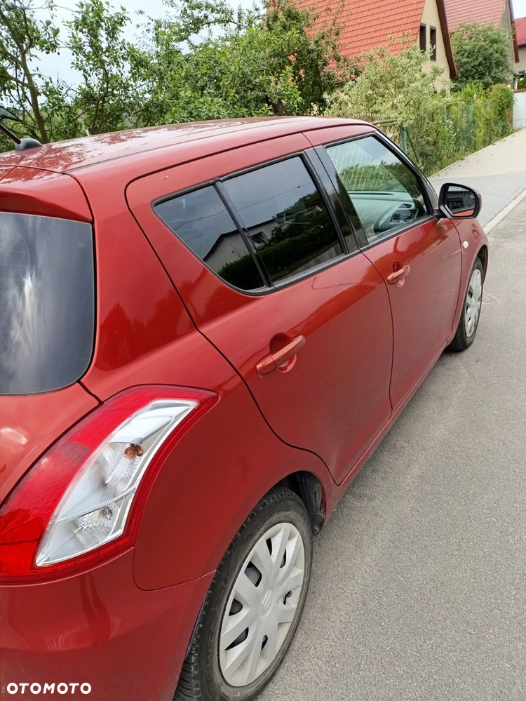 Suzuki Swift - 4