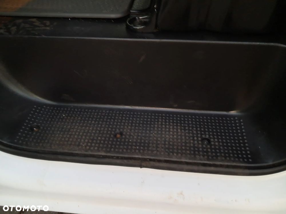 Opel VIVARO - 28