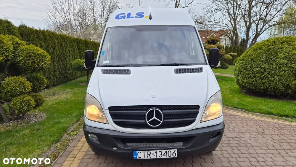 Mercedes-Benz Sprinter - 2