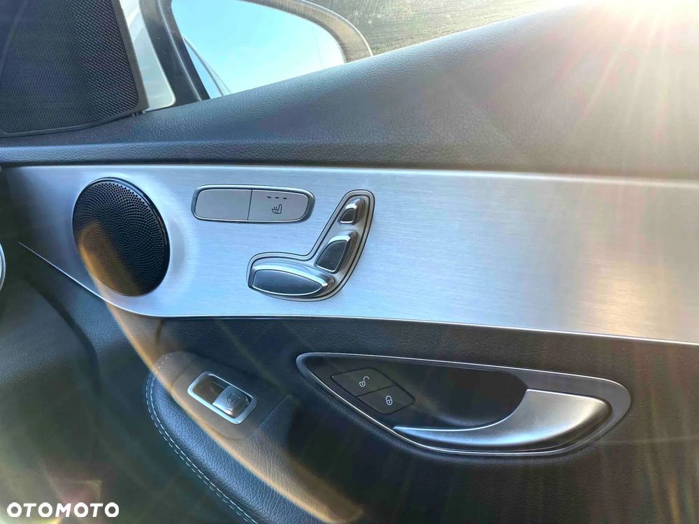 Mercedes-Benz Klasa C 300 9G-TRONIC Exclusive - 27