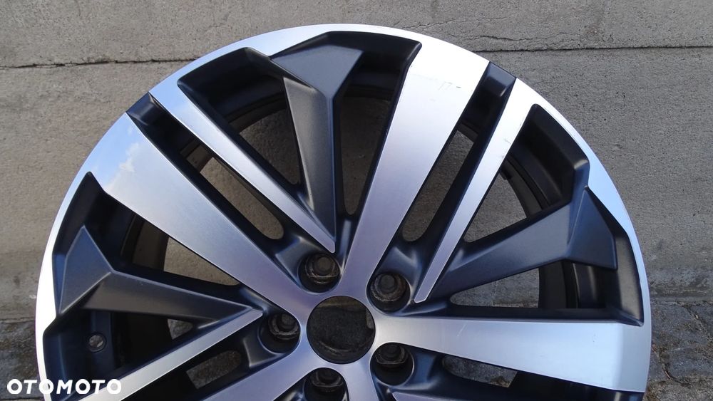 PEUGEOT 3008, 5008 II - 7.5Jx19CH5 ET42 5X108 - felga - 2