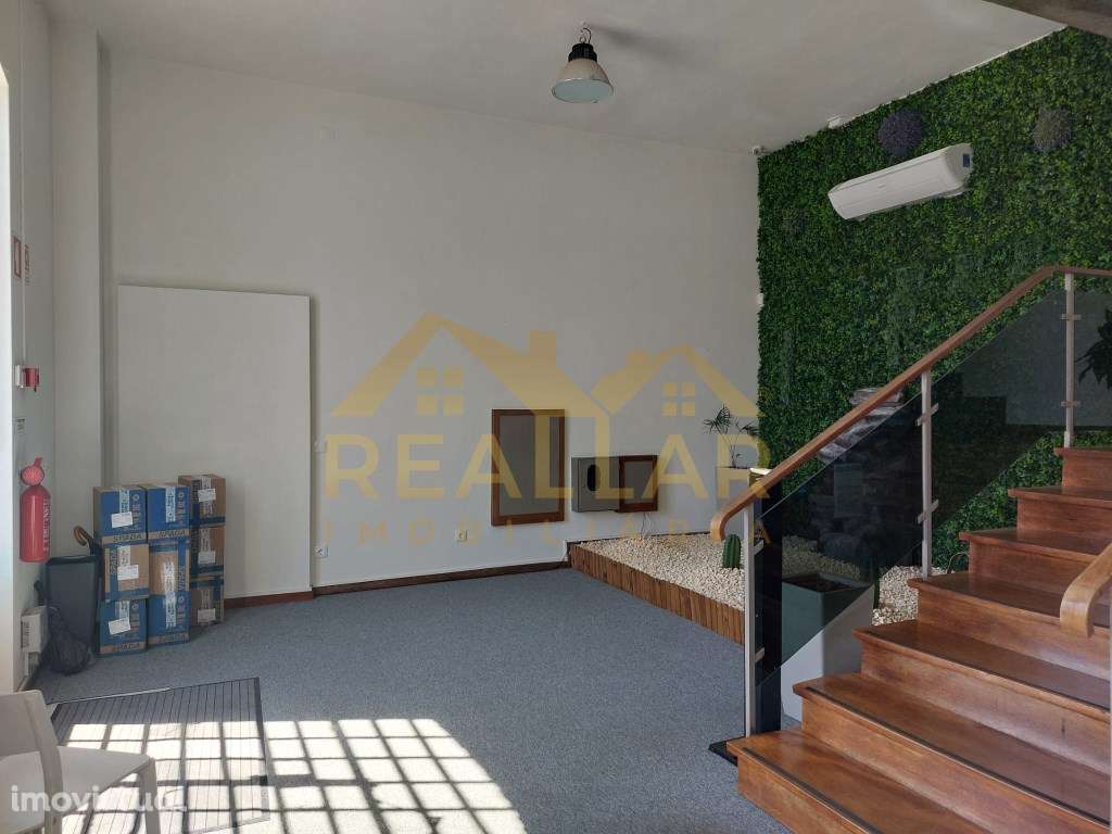 Escritório com 1.050m2 junto ao metro em Vila do Conde - Grande imagem: 3/25