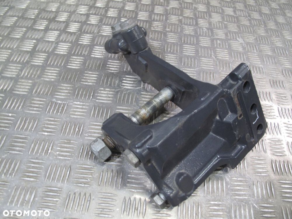 MOCOWANIE PRZEDNIE RESORA SCANIA R S - 7