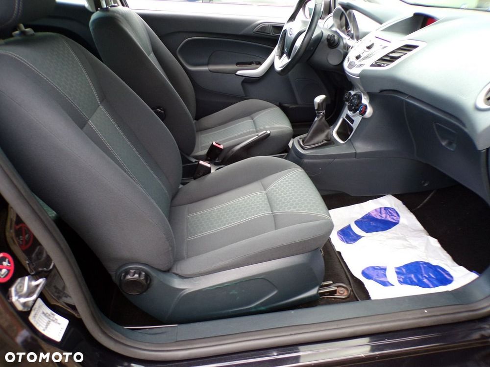Ford Fiesta - 21