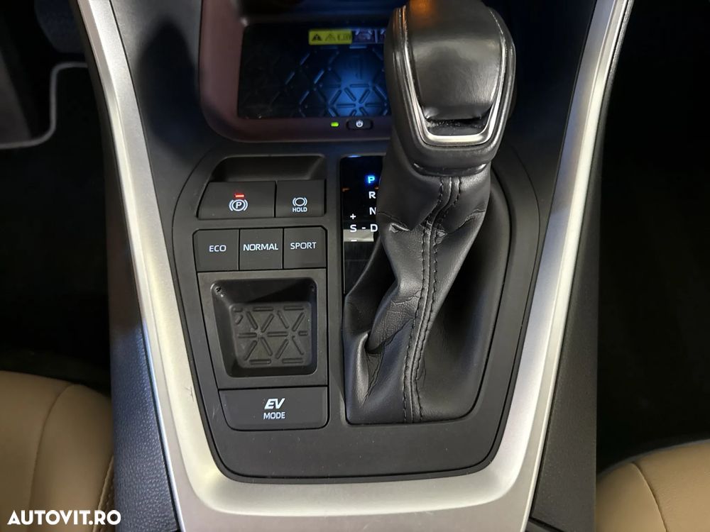 Toyota RAV4 - 18