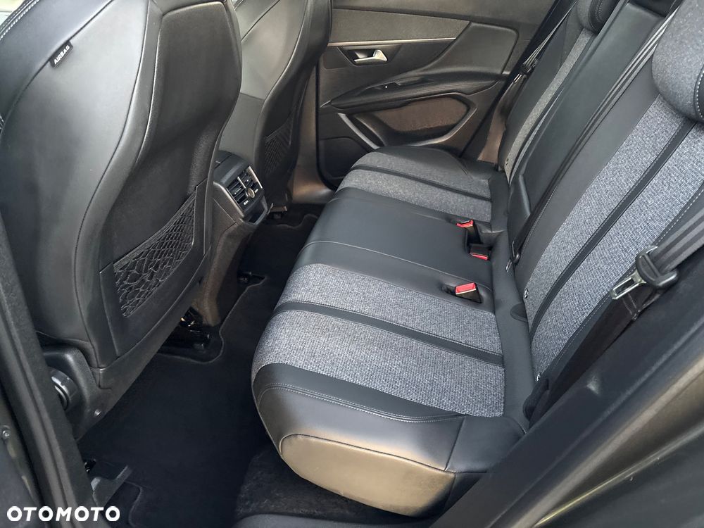Peugeot 3008 PureTech 130 Stop & Start GPF Allure Pack - 28
