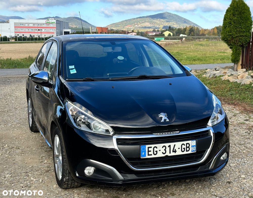 Peugeot 208 - 1