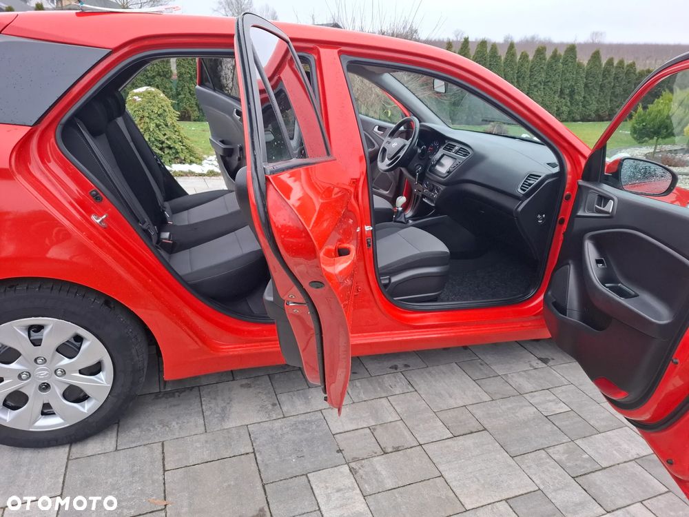 Hyundai i20 blue 1.2 Classic - 18