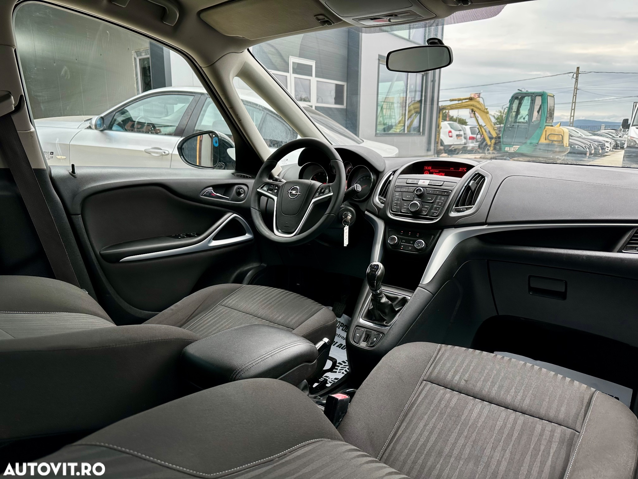 Opel Zafira Tourer 1.6 CDTI ECOTEC Start/Stop Cosmo - 7
