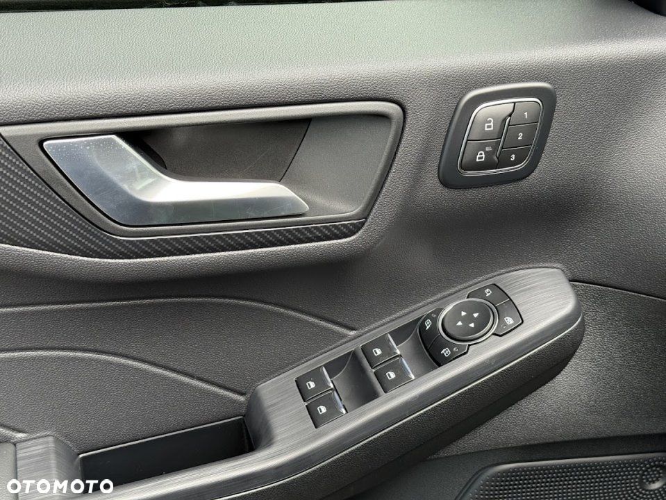 Ford Kuga - 18