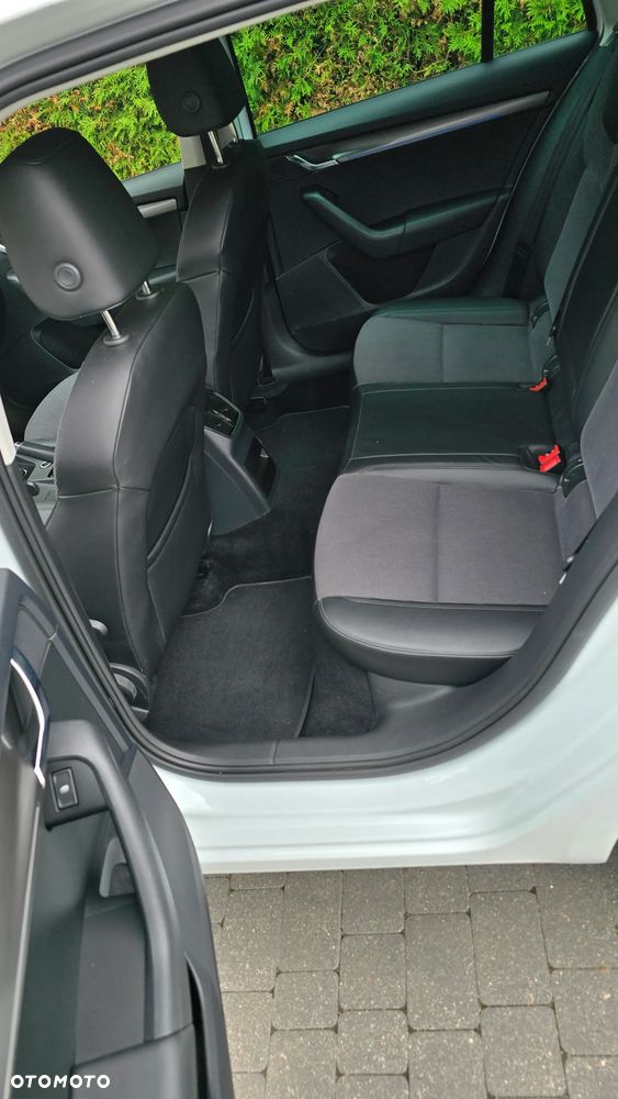 Skoda Octavia 2.0 TDI DSG Premium Edition - 9
