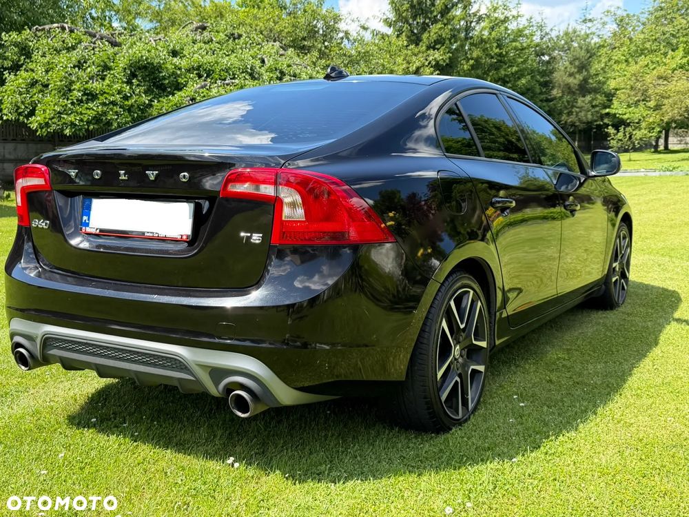 Volvo S60 T5 Drive-E Dynamic Edition (Momentum) - 3