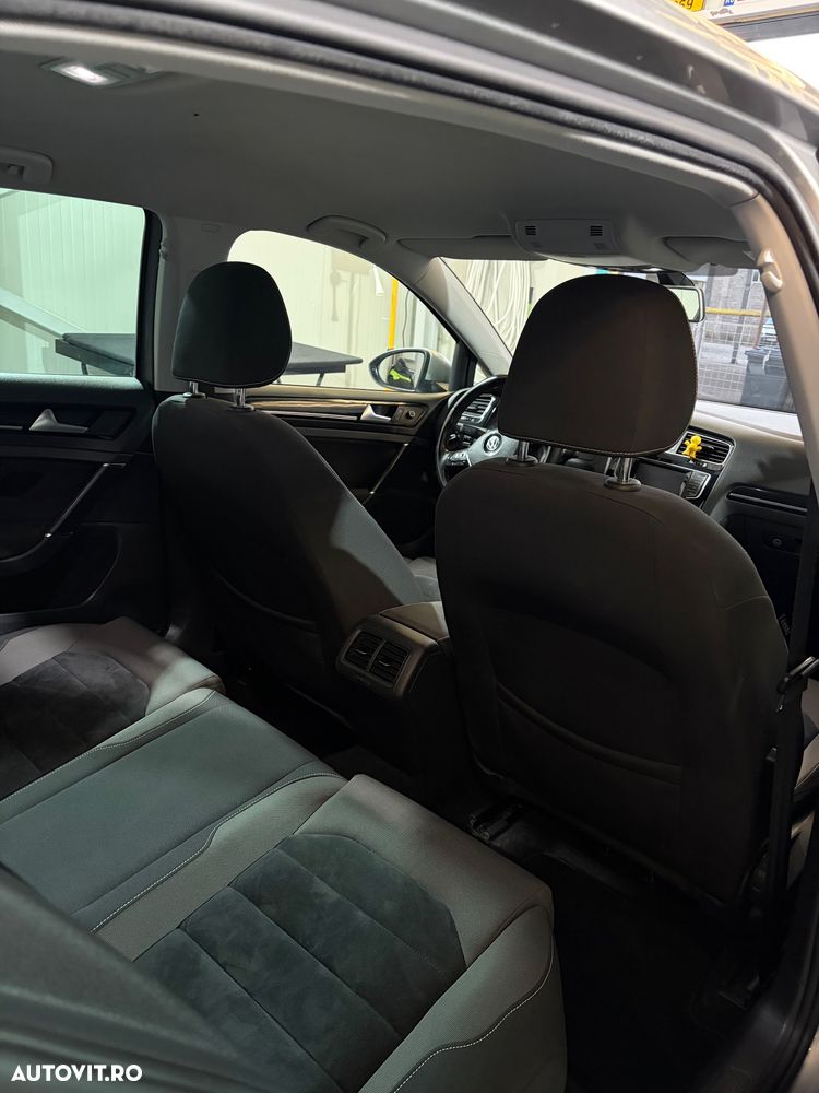 Volkswagen Golf - 12