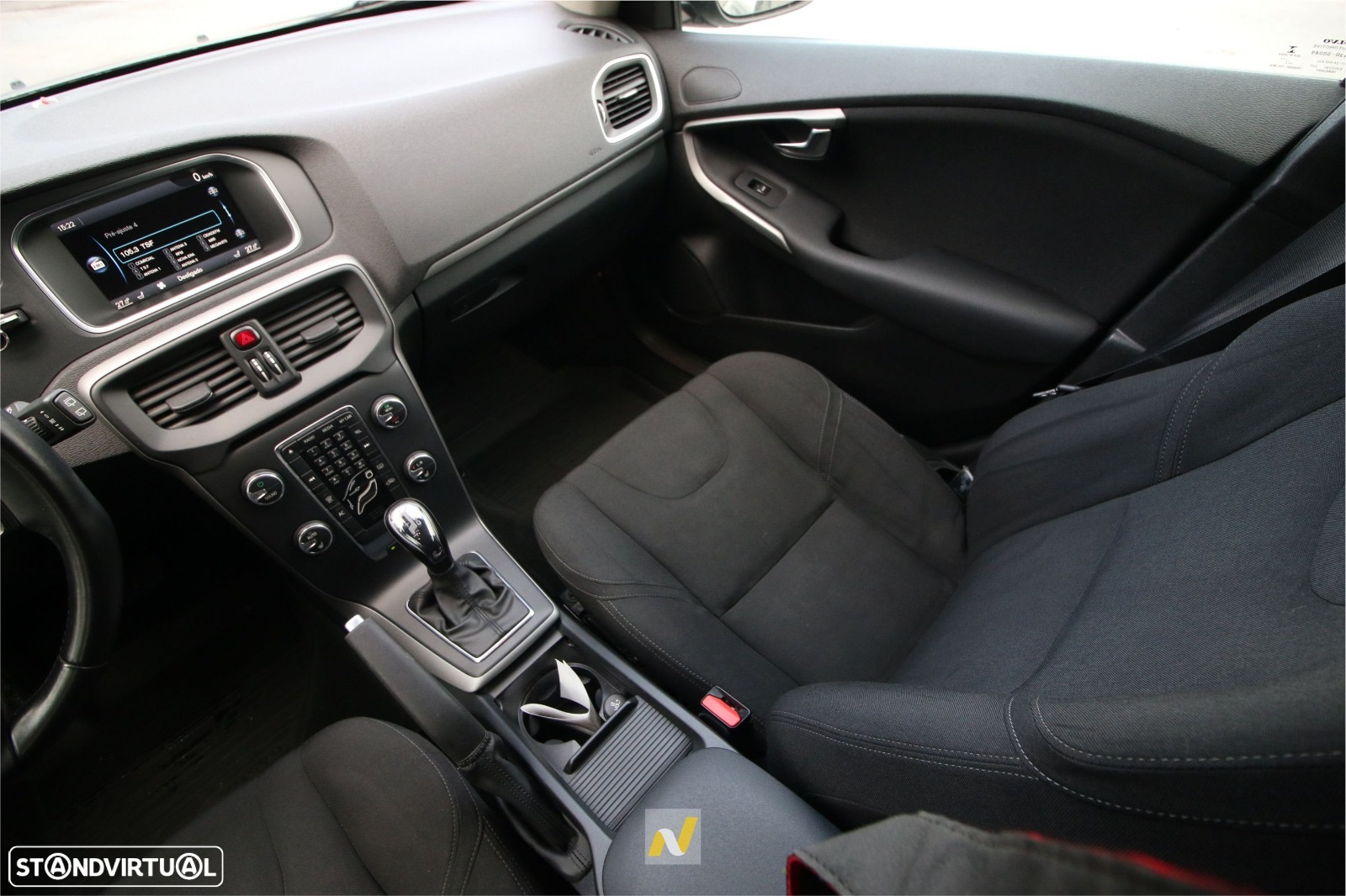 Volvo V40 1.6 D2 Momentum Powershift Eco - 15