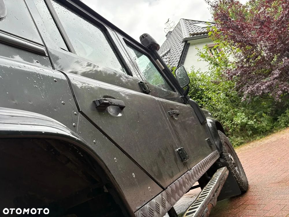 Land Rover Defender 110 SE - 10
