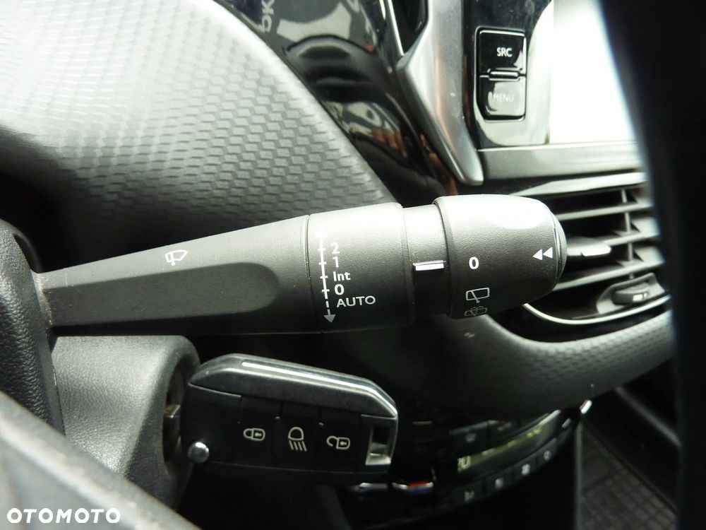 Peugeot 2008 PureTech 82 Allure - 29