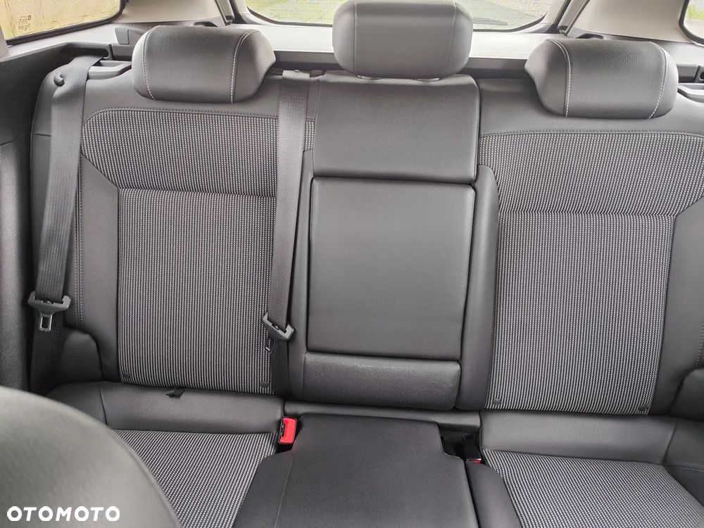 Opel Astra 1.6 Turbo Automatik - 20