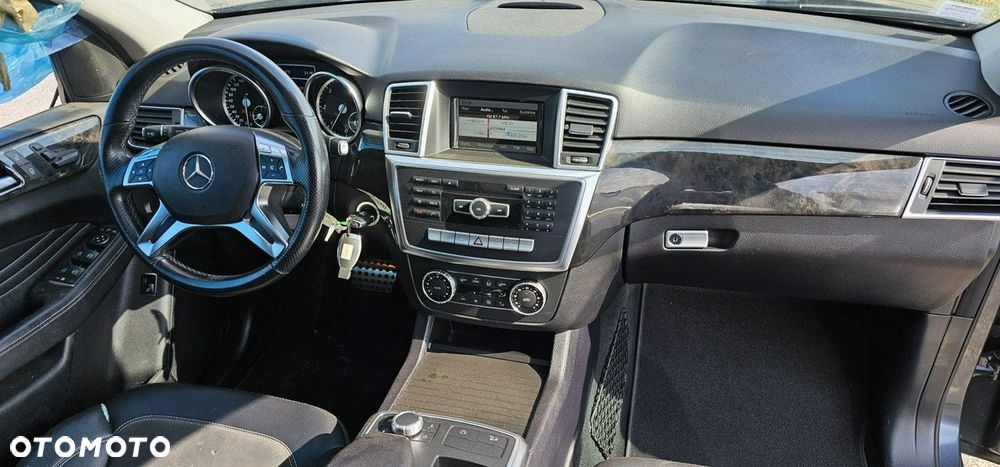 Mercedes-Benz ML - 19