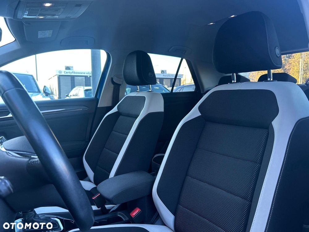 Volkswagen T-Roc - 12
