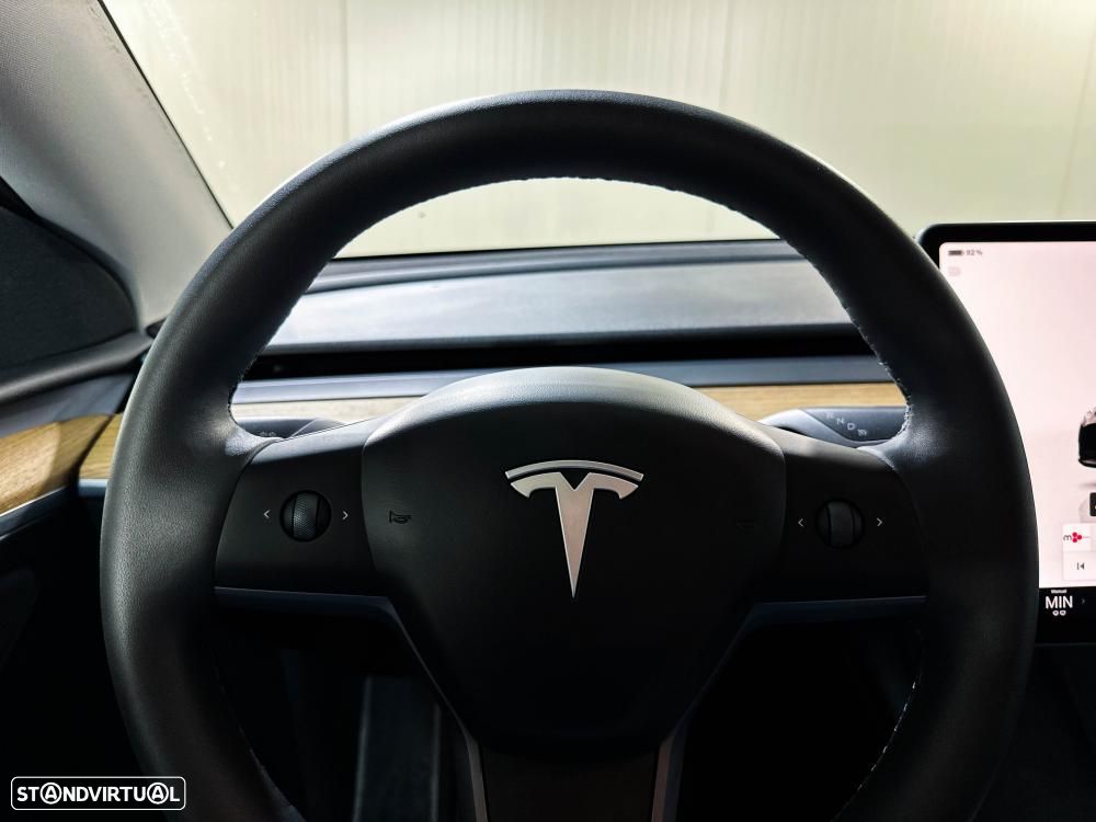 Tesla Model Y Long Range Dual Motor AWD - 40