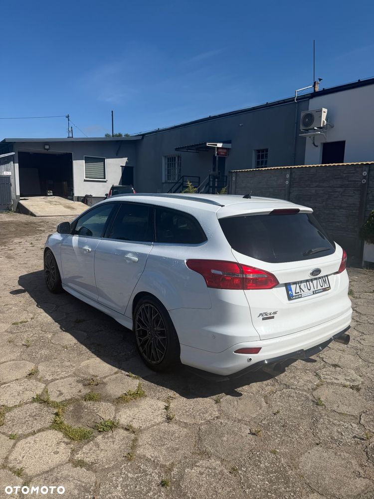 Ford Focus 1.5 TDCi ST-Line PowerShift - 4