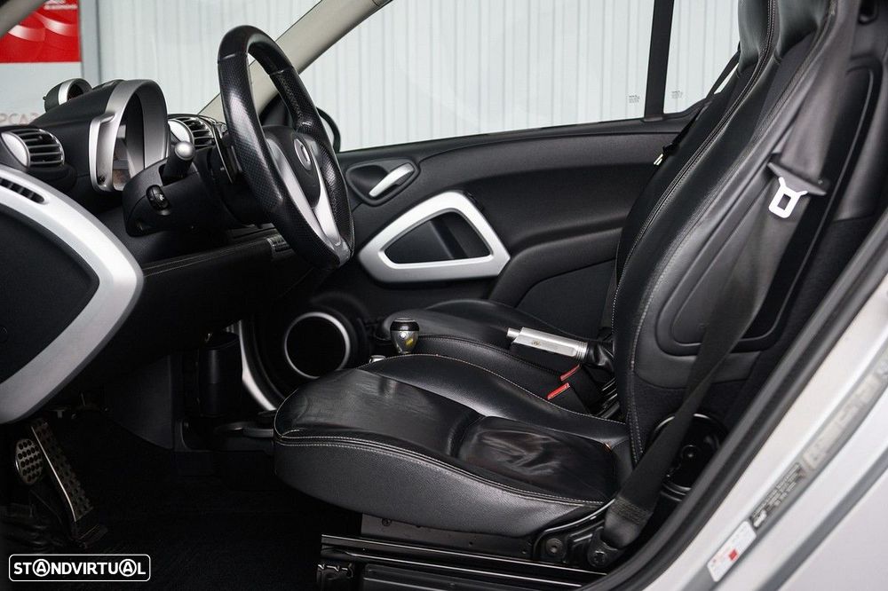 Smart Fortwo Cabrio 1.0 T Brabus Xclusive - 25