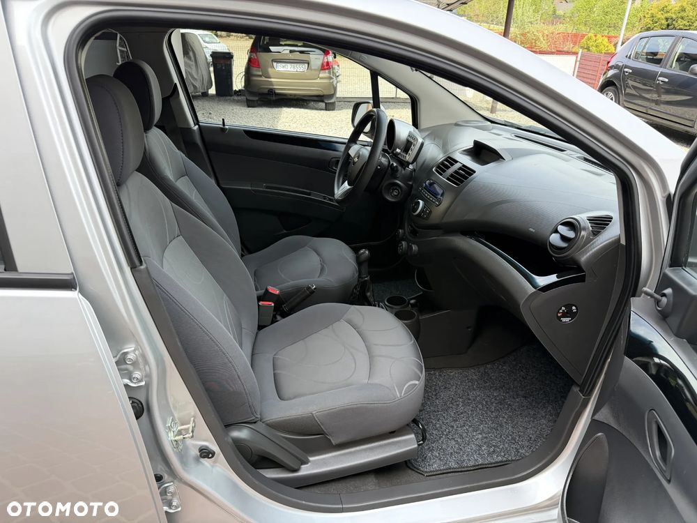 Chevrolet Spark 1.0 LT - 24