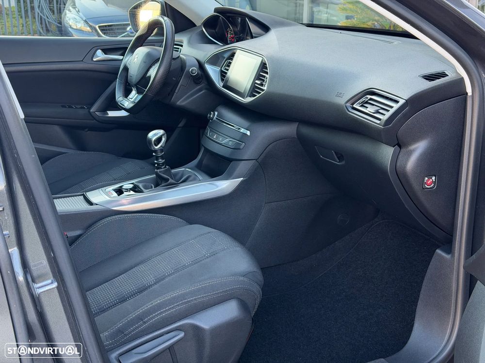 Peugeot 308 1.6 BlueHDi Allure J17 - 12