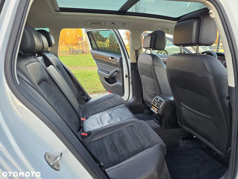Volkswagen Passat 2.0 TDI Bi-Turbo BMT 4Mot Highline DSG - 33