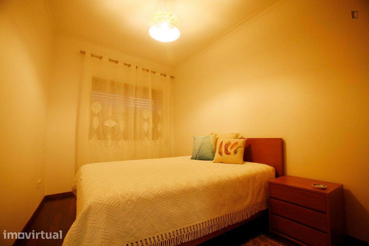 Quarto - localizado em Aldoar Porto - Grande imagem: 5/11