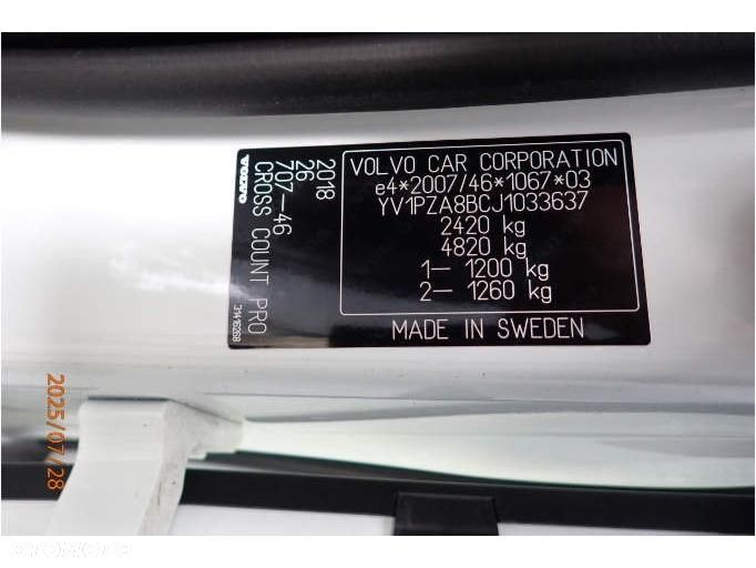Volvo V90 Cross Country D4 AWD Ocean Race - 12