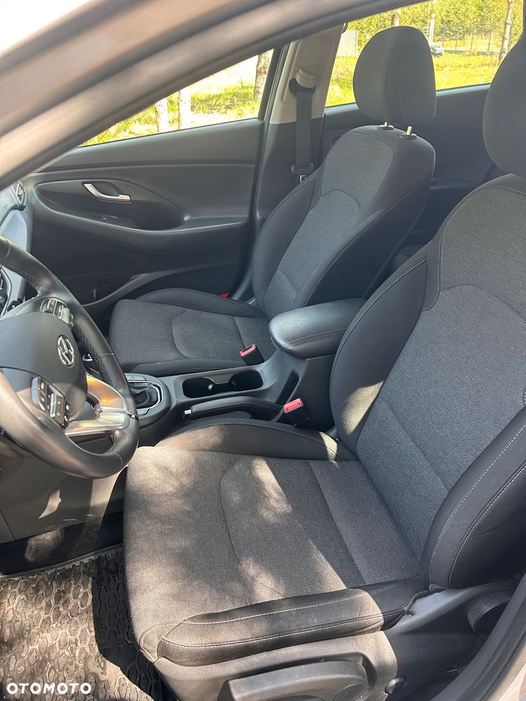 Hyundai i30 1.6 D Comfort DCT - 25