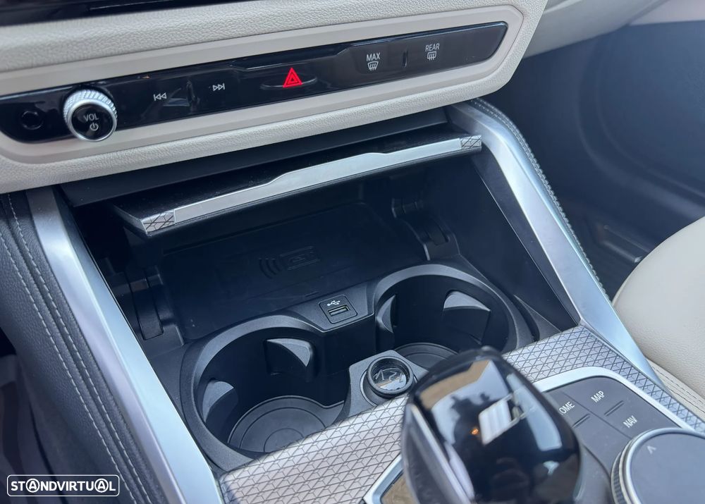 BMW i4 eDrive40 Pack Desportivo M - 14