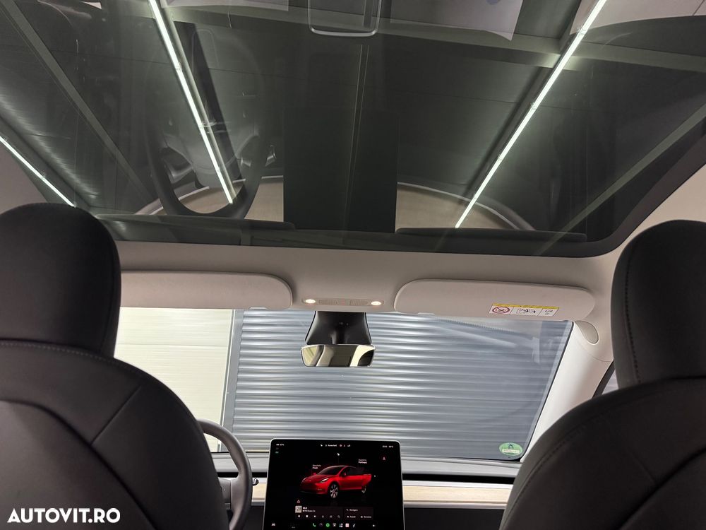 Tesla Model Y Long Range Dual Motor AWD - 24