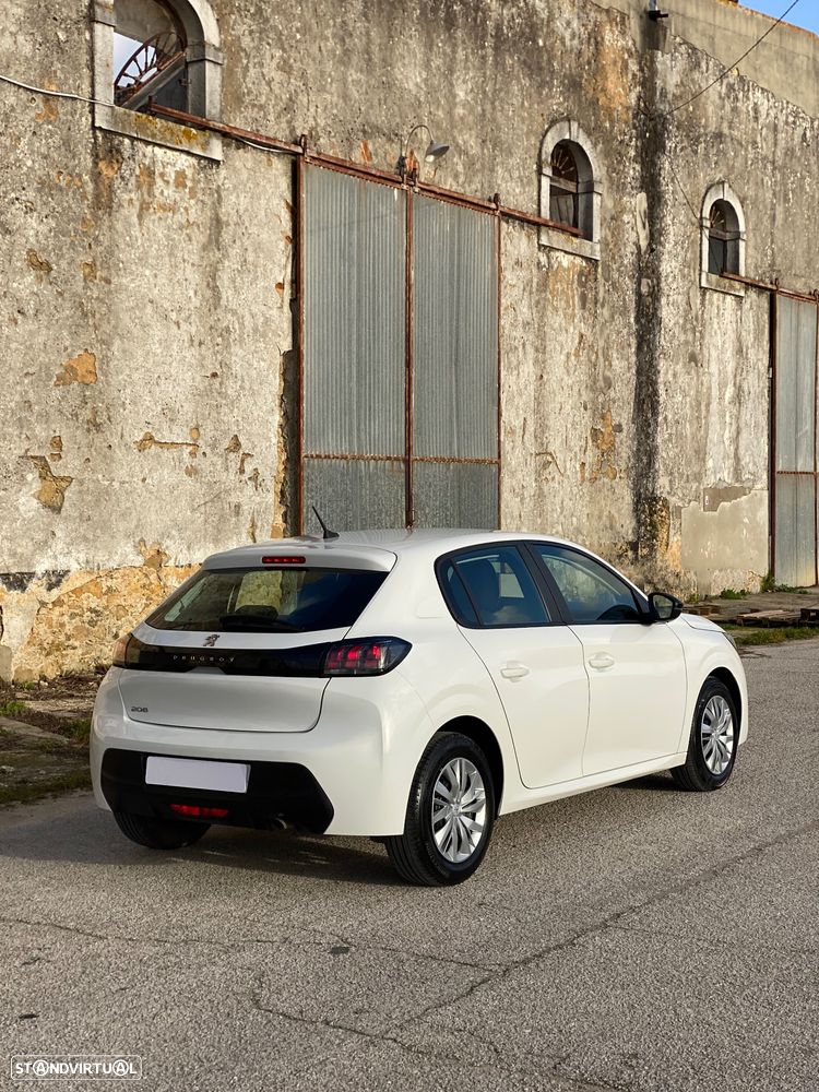 Peugeot 208 - 4