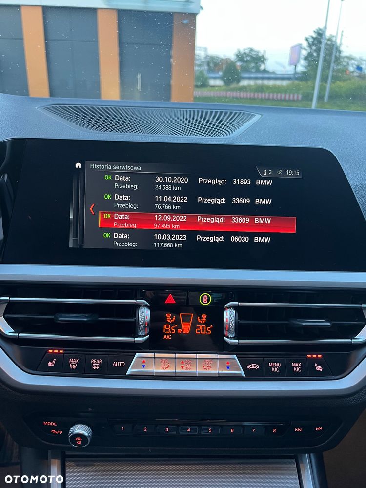 BMW Seria 3 318d - 16