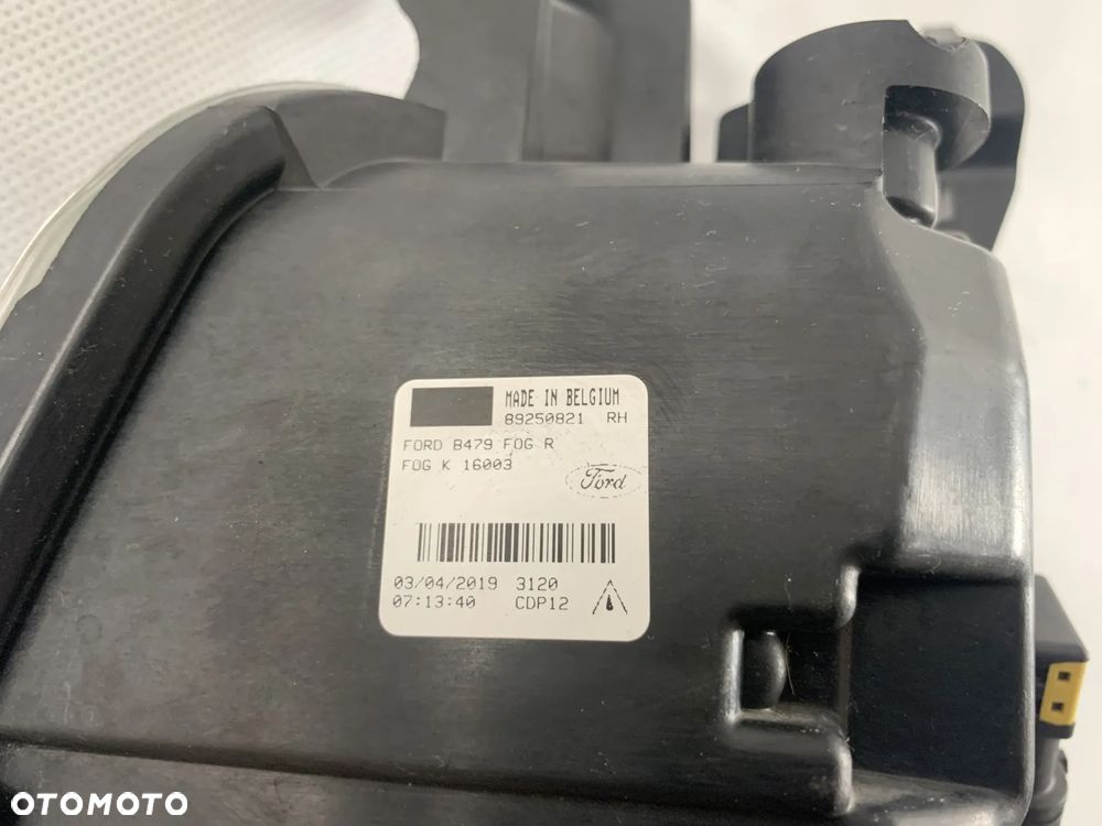 Ford Fiesta mk8 Halogen prawy 17r 2017 - 3