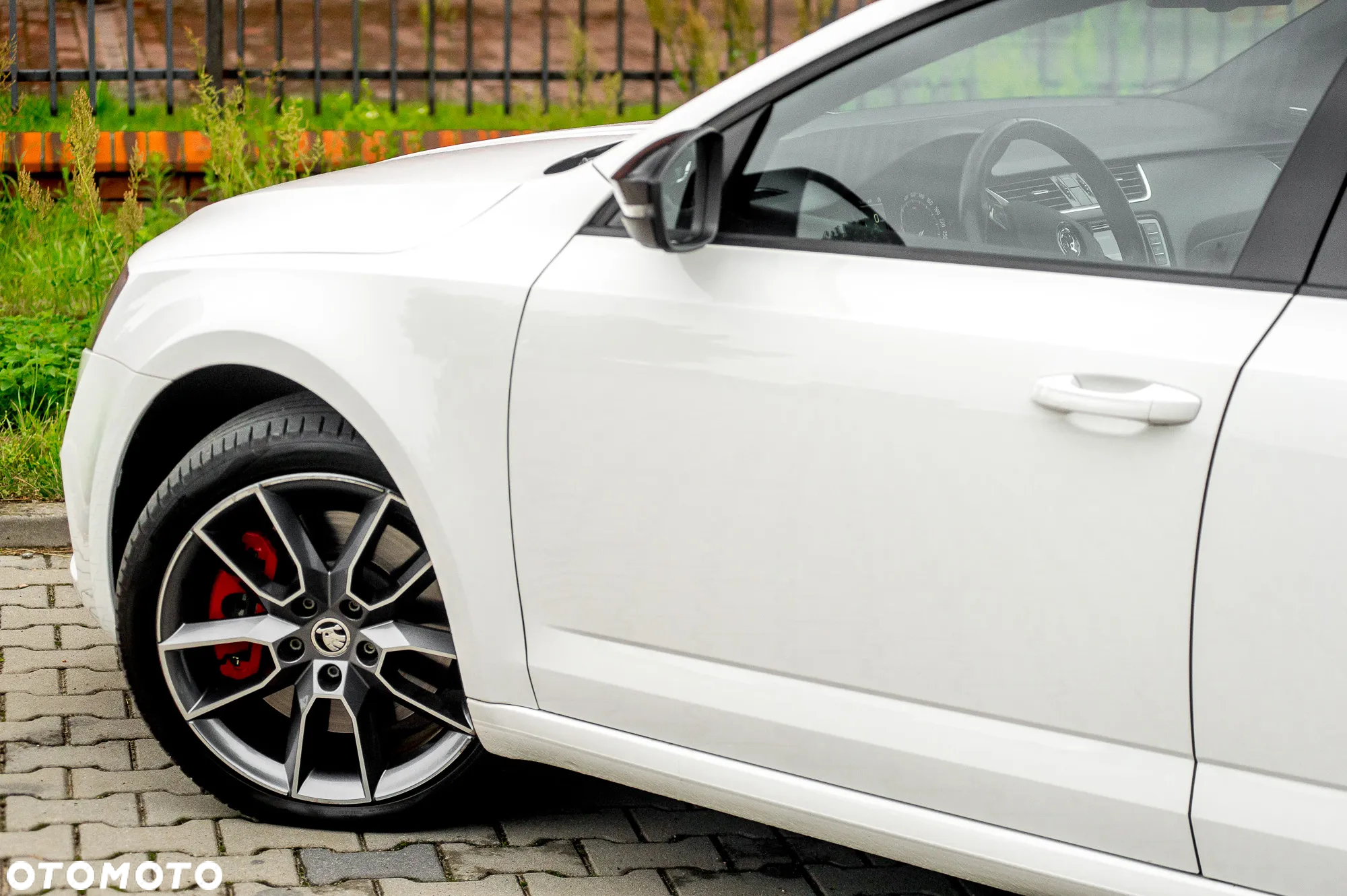 Skoda Octavia 2.0 TSI RS - 9