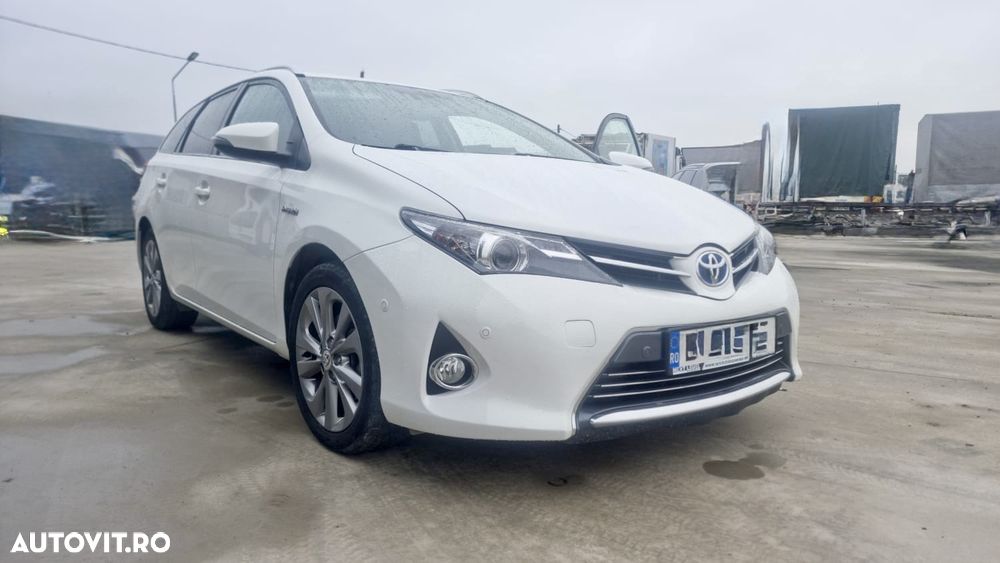 Toyota Auris 1.8 L VVT-i TS Hybrid Sol+ - 1