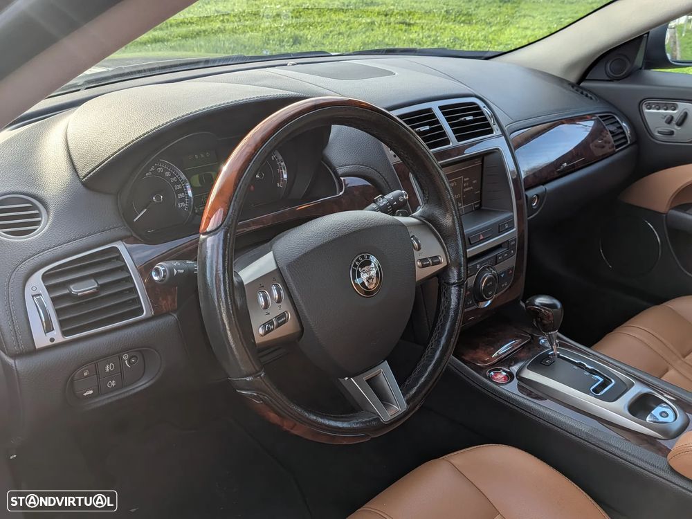 Jaguar XK XK8 4.2 Covertible Classic - 15