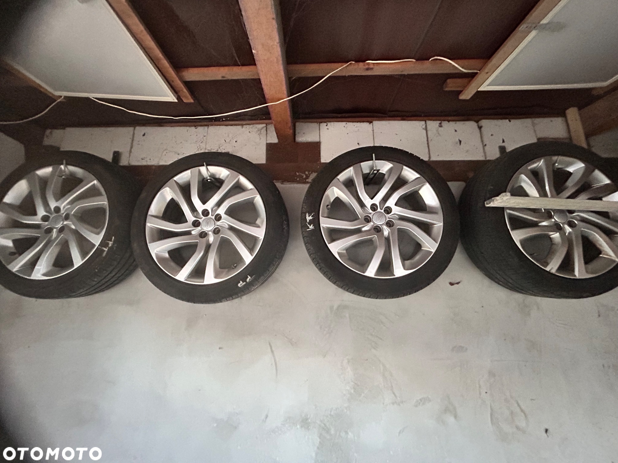 Land Rover Discovery Sport - 24
