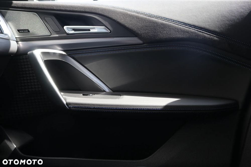 BMW iX2 eDrive20 66.5kWh M Sport Edition - 16