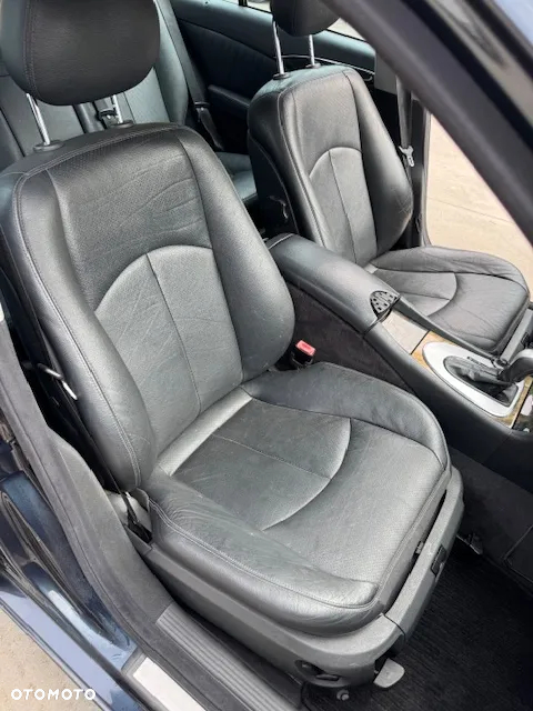 Mercedes-Benz Klasa E 320 CDI T Classic - 8