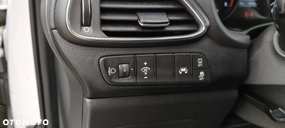 Hyundai i30 1.0 T-GDI GO Plus - 13