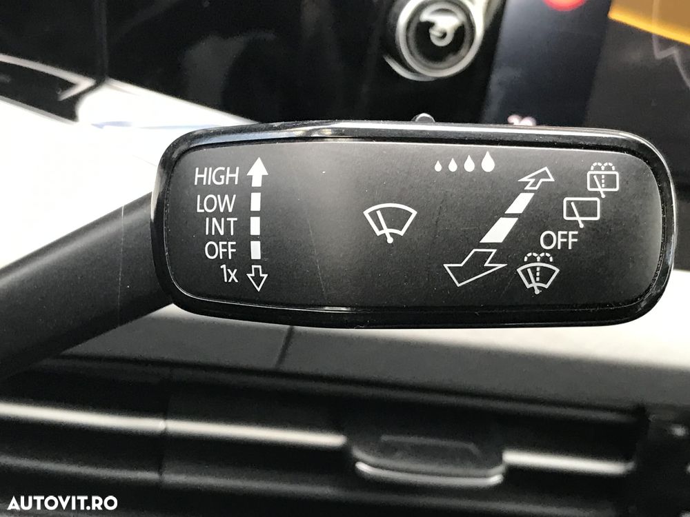 Volkswagen Golf 1.5 TSI ACT Life - 23