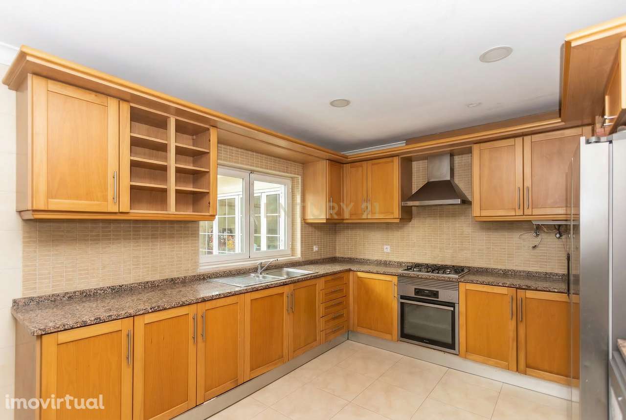 Moradia T3 com Piscina em Fernão Ferro – Conforto e Modernidade num Es - Grande imagem: 2/37