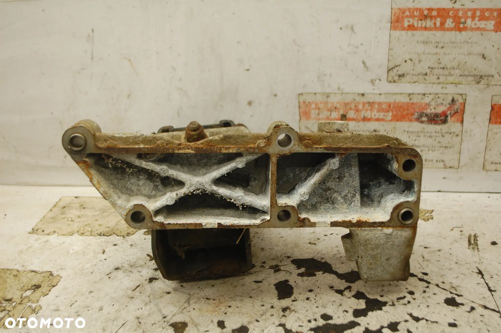 ŁAPA PODUSZKA SILNIKA PRAWA 500376600 IVECO DAILY III 2.3 JTD - 2