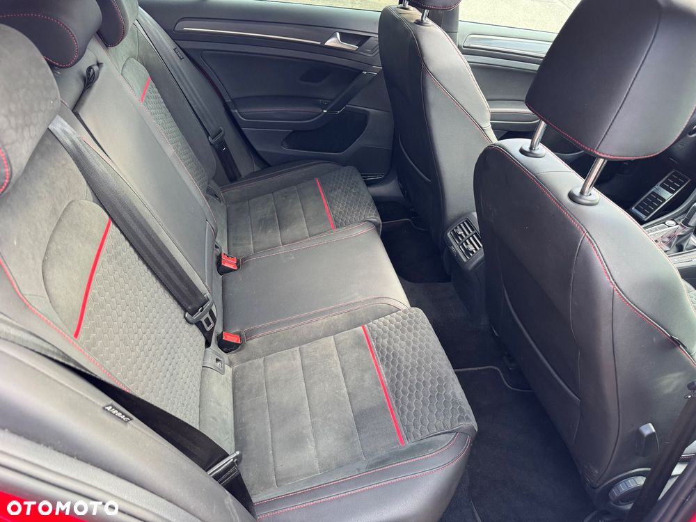 Volkswagen Golf GTI (BlueMotion Technology) DSG Performance - 25