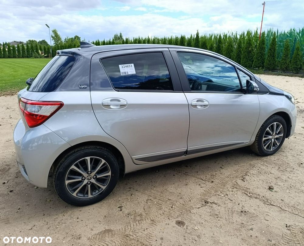 Toyota Yaris - 22